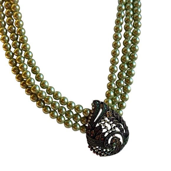 HEIDI DAUS TEARED TAPESTRY THREE STRAND FAUX PEARL GREEN PAISLEY NECKLACE - Picture 3 of 6
